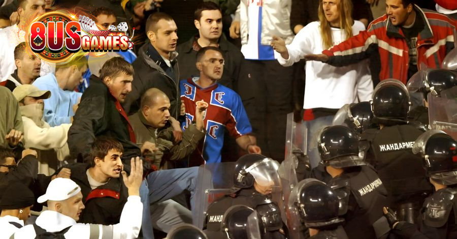 Hooligan là gì? Ảnh hưởng của bạo lực đến bóng đá 9 8US.VN Việc kiểm soát vé và CĐV vào sân giúp ngăn chặn các hành vi bạo lực hiệu quả
