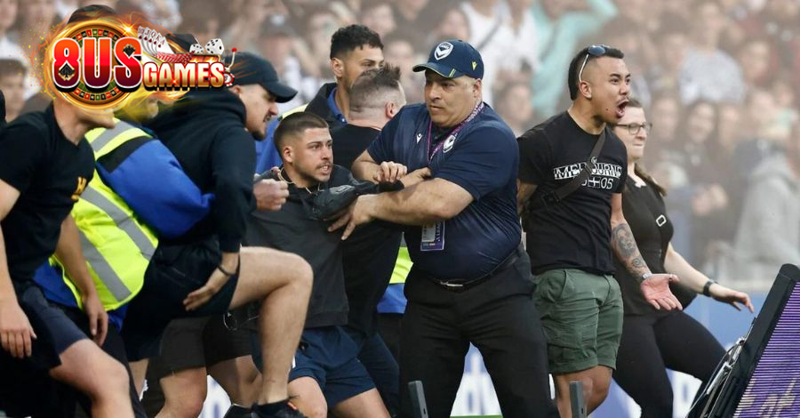 Hooligan là gì? Ảnh hưởng của bạo lực đến bóng đá 7 8US.VN Hành động hooligan trong bóng đá khiến tình trạng kỳ thị sắc tộc gia tăng